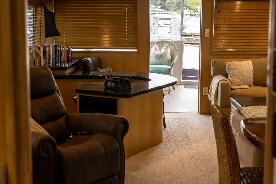 1989 Hatteras 80 Cockpit Motor Yacht