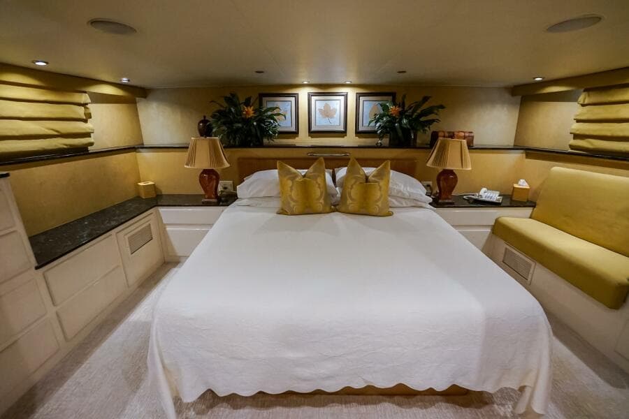 1989 Hatteras 80 Cockpit Motor Yacht