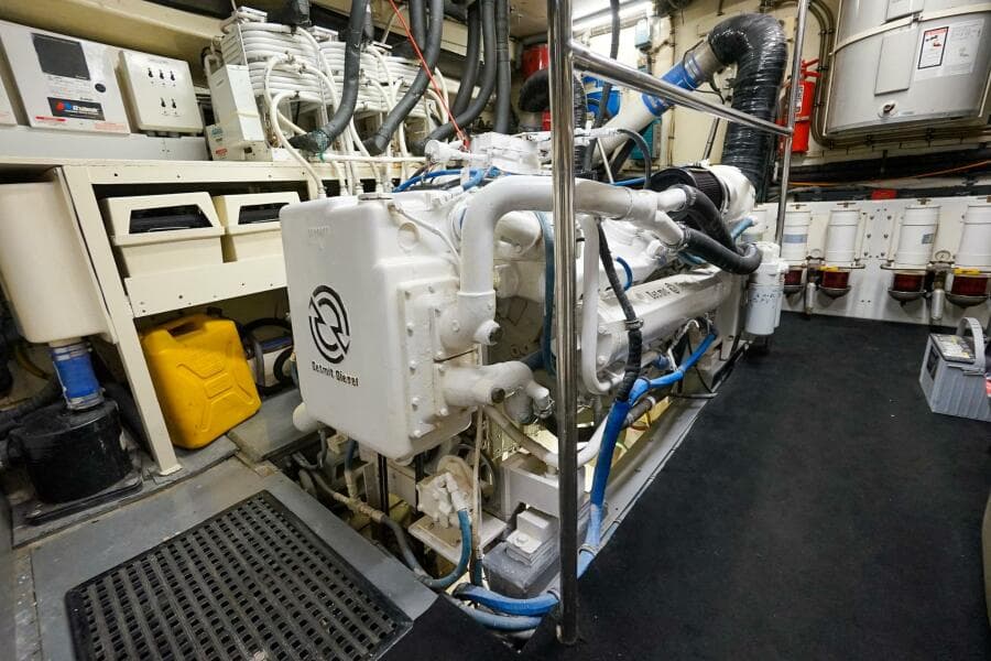 1989 Hatteras 80 Cockpit Motor Yacht