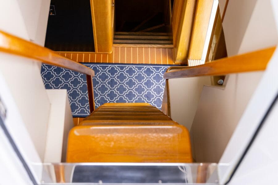 1989 Hatteras 80 Cockpit Motor Yacht