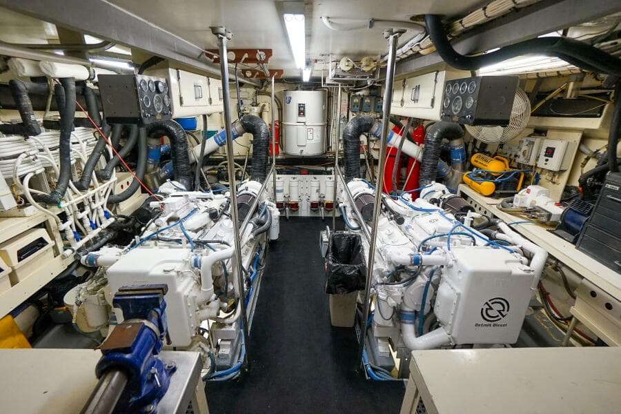 1989 Hatteras 80 Cockpit Motor Yacht