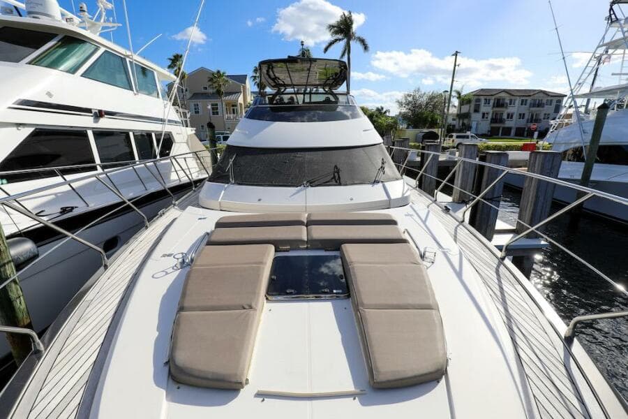 2016 Marquis 660 Sport Yacht