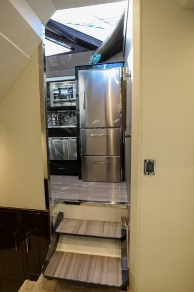 2016 Marquis 660 Sport Yacht