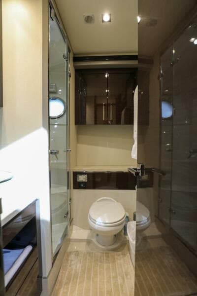 2016 Marquis 660 Sport Yacht