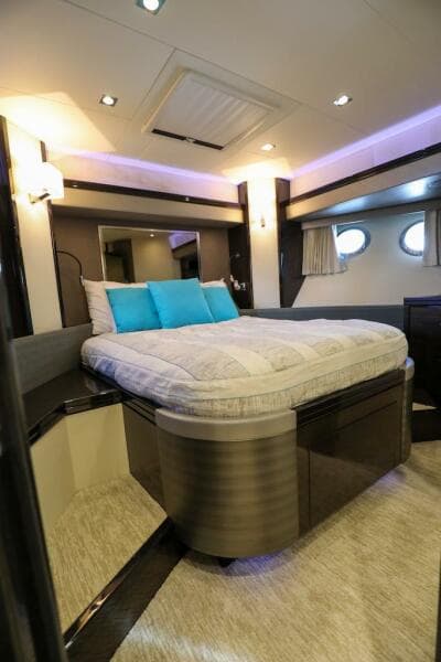 2016 Marquis 660 Sport Yacht