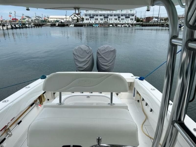 2008 Spectre 34 Center Console