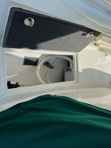 2008 Spectre 34 Center Console
