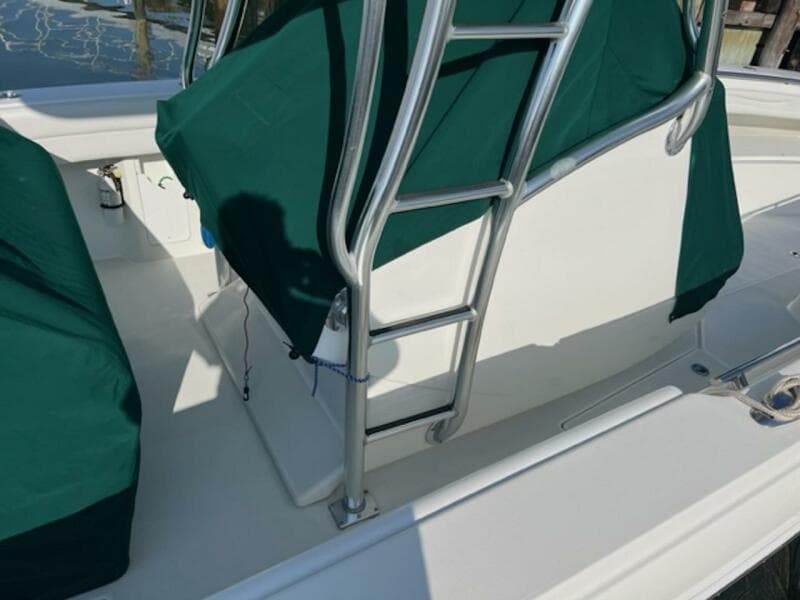 2008 Spectre 34 Center Console