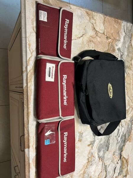 2008 Spectre 34 Center Console