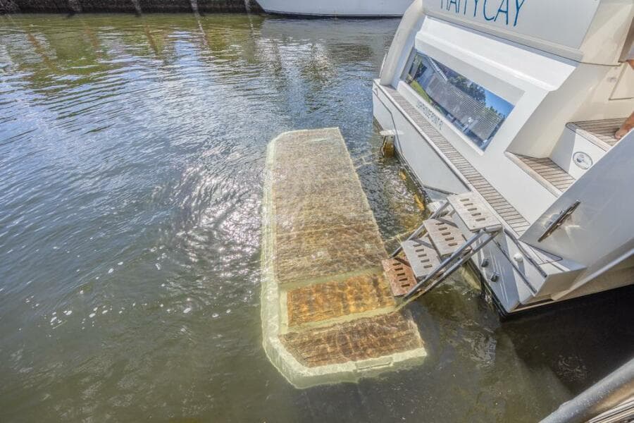 2021 Prestige 520 Flybridge