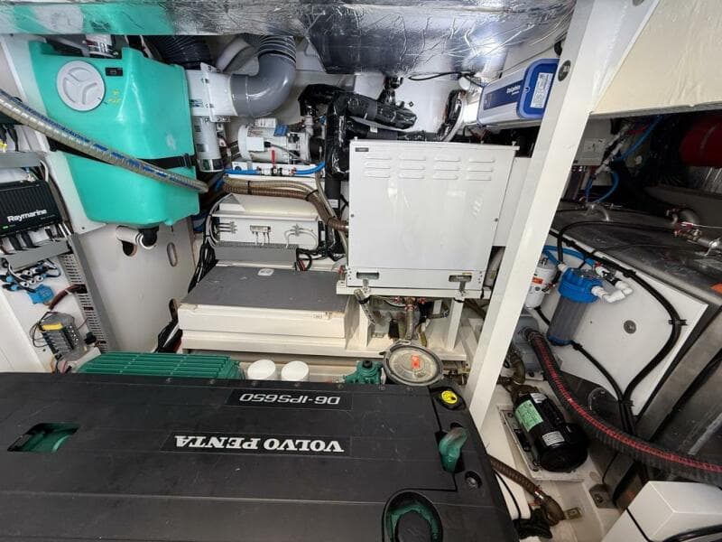 2021 Prestige 520 Flybridge