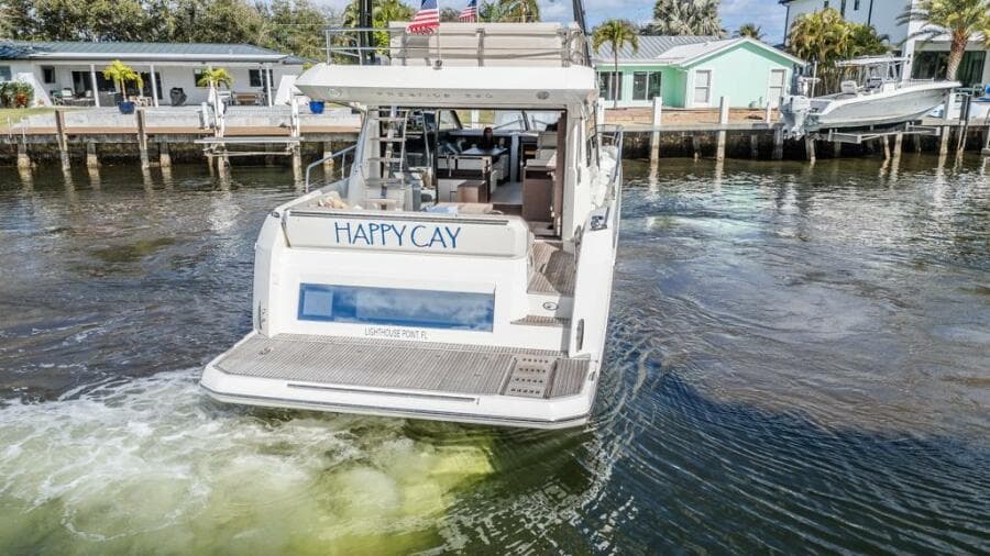 2021 Prestige 520 Flybridge