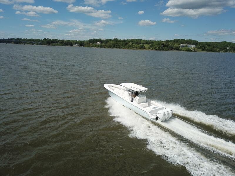 2022 Invincible 39 Open Fisherman Running Stern