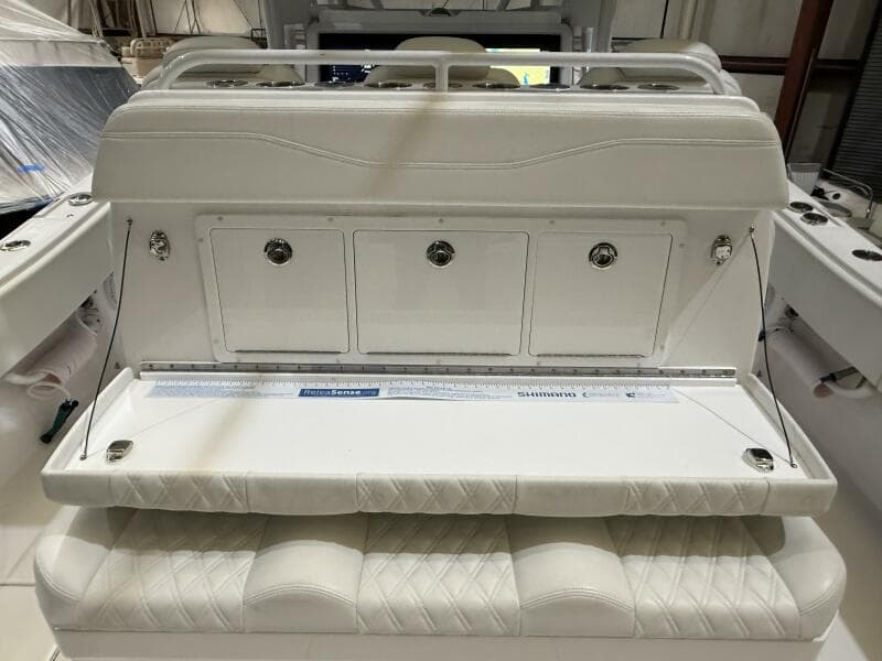 2022 Invincible 39 Open Fisherman Leaning Post Tackle Station Closed