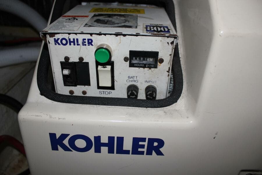 1996 Cruisers Yachts 3650 AFT CABIN