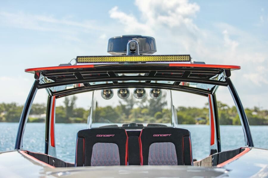 Stern Running with Lucky 13 Graphics