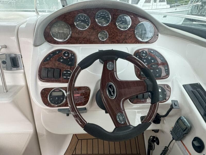 2007 Sea Ray 29SLX with cuddy cabin