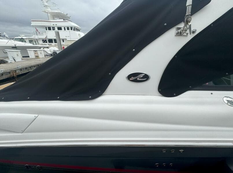 2007 Sea Ray 29SLX with cuddy cabin