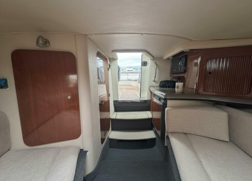 2007 Sea Ray 29SLX with cuddy cabin