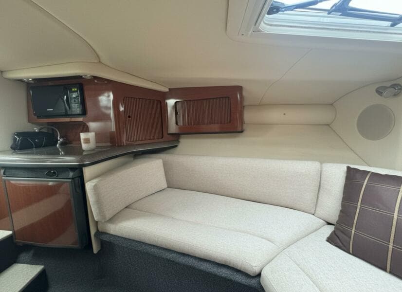 2007 Sea Ray 29SLX with cuddy cabin