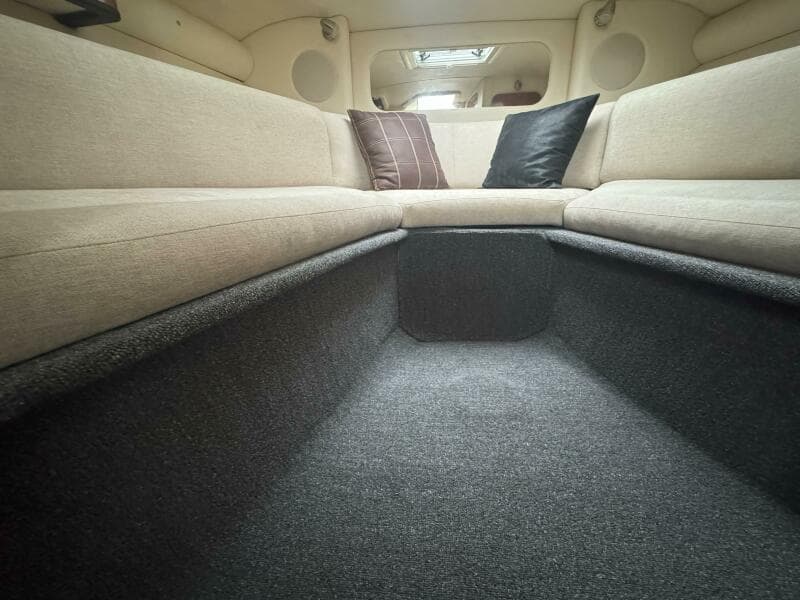 2007 Sea Ray 29SLX with cuddy cabin