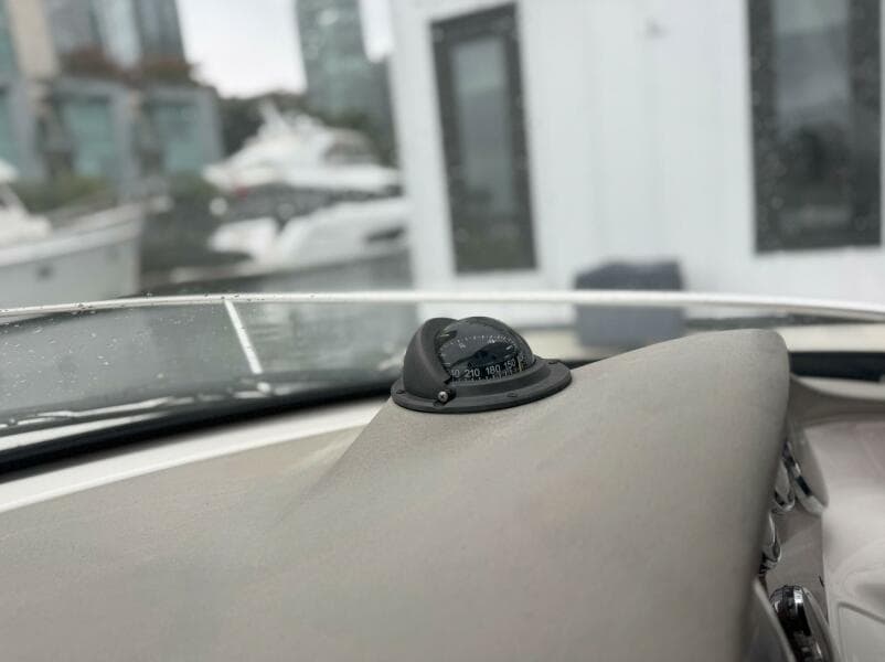 2007 Sea Ray 29SLX with cuddy cabin