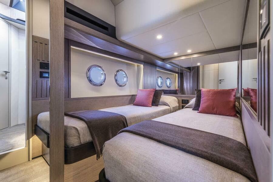 2027 Absolute 53 Navetta