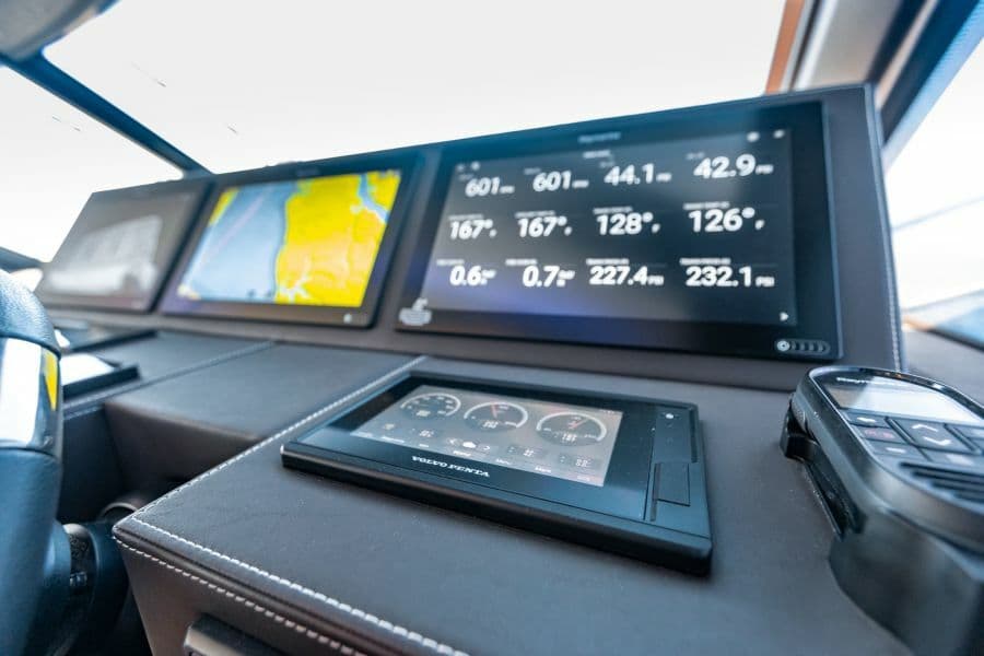 2020 Prestige 630 FB  Helm 4