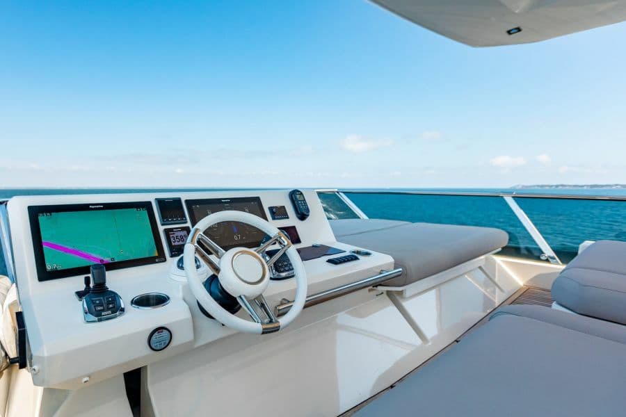 2020 Prestige 630 FB  Flybridge