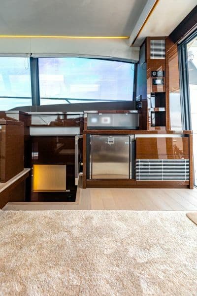 2020 Prestige 630 FB  Salon