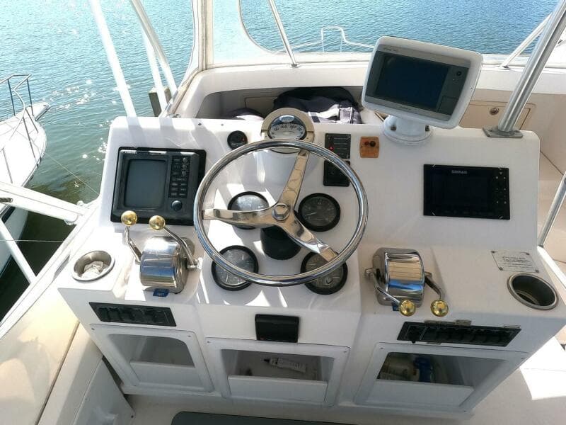 2002 Luhrs 34 Convertible