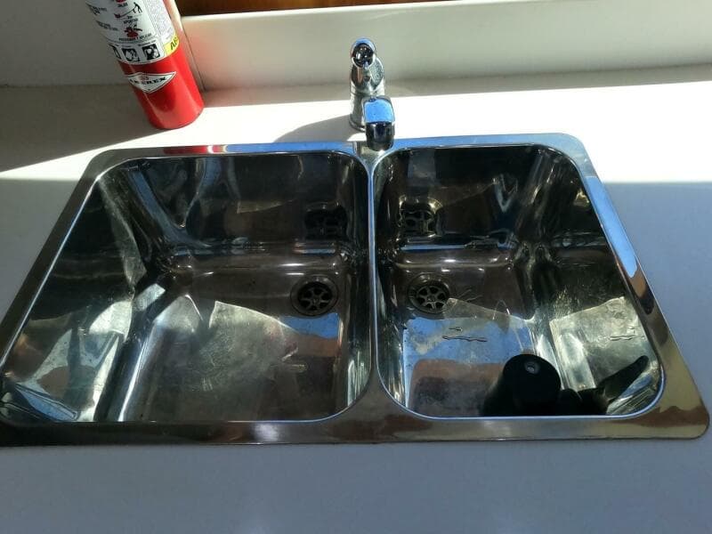 2002 Luhrs 34 Convertible