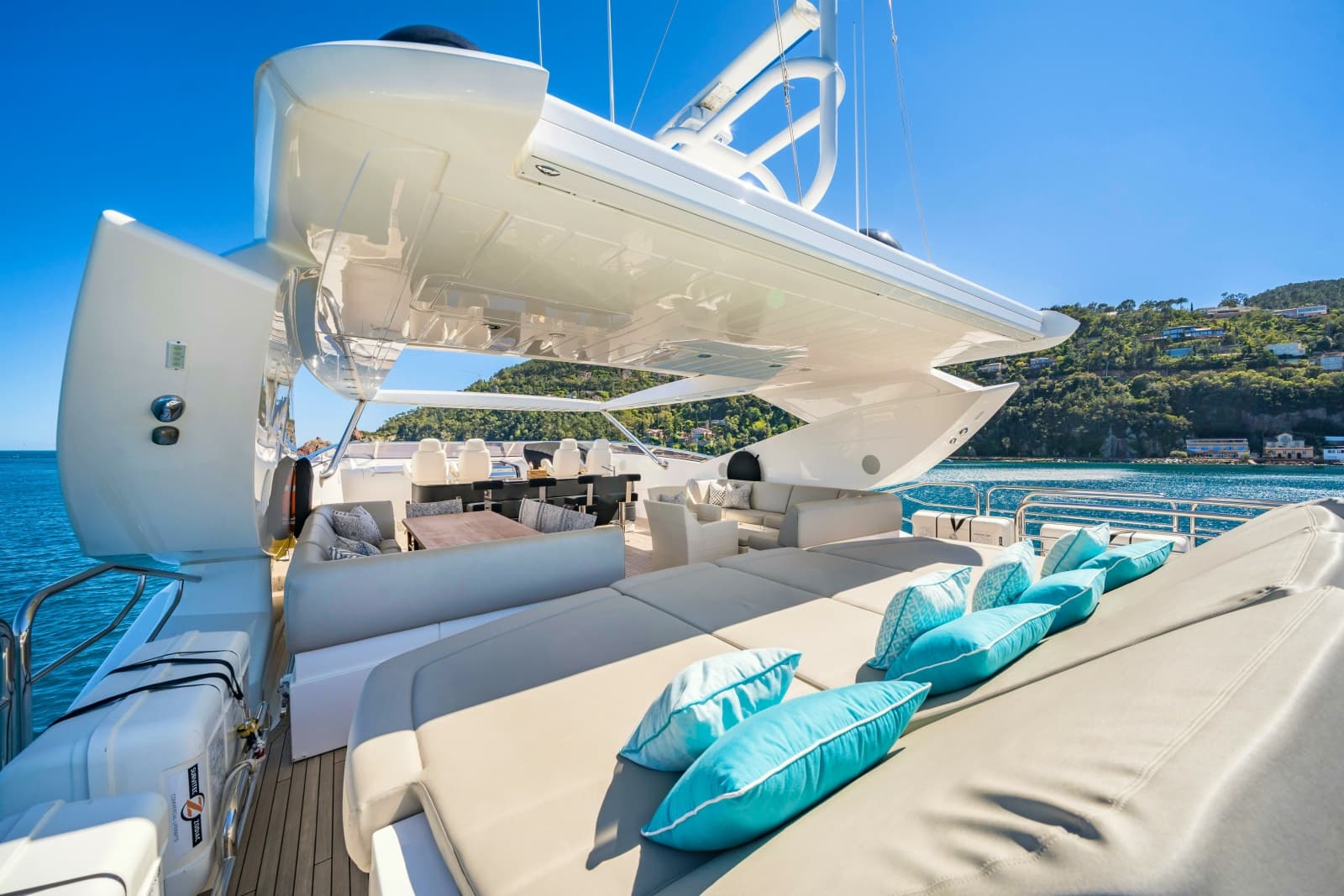 2014 Sunseeker Sunseeker 115 Sport Yacht