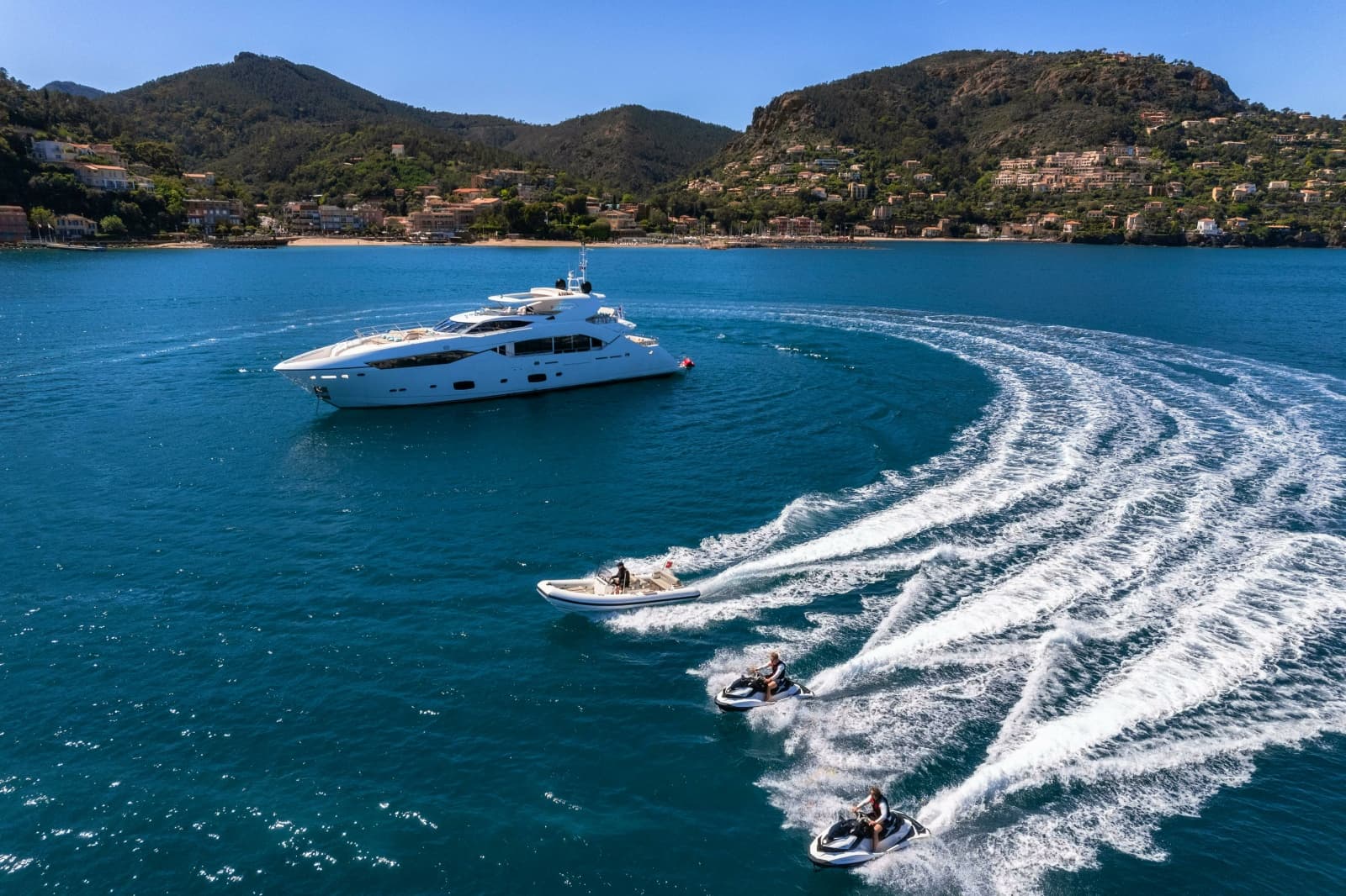 2014 Sunseeker Sunseeker 115 Sport Yacht - Photo 28