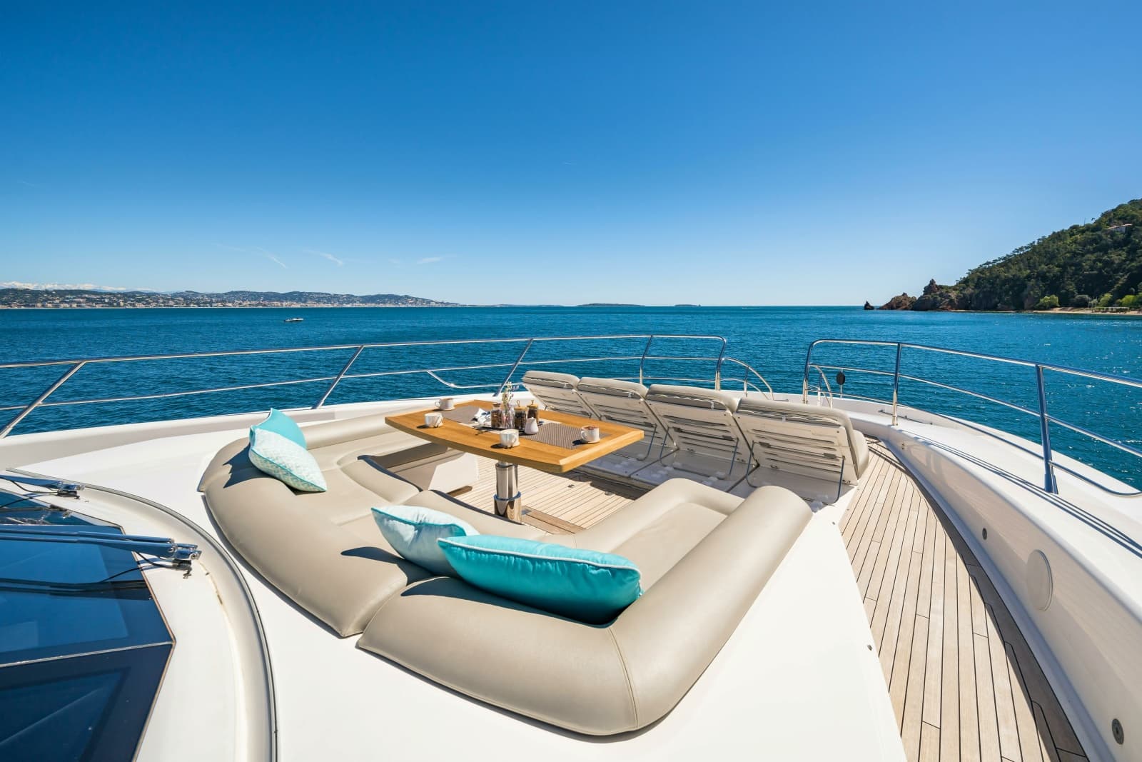 2014 Sunseeker Sunseeker 115 Sport Yacht - Photo 5