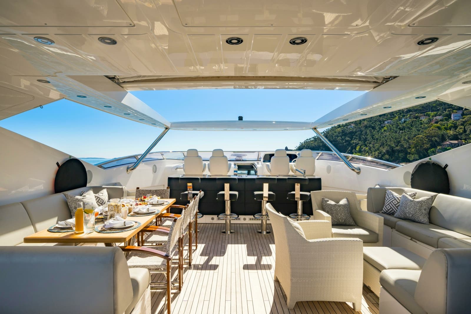2014 Sunseeker Sunseeker 115 Sport Yacht - Photo 8