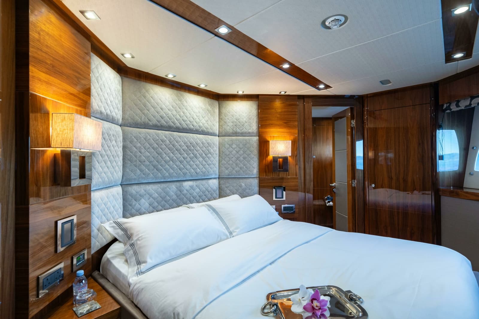 2014 Sunseeker Sunseeker 115 Sport Yacht - Photo 20
