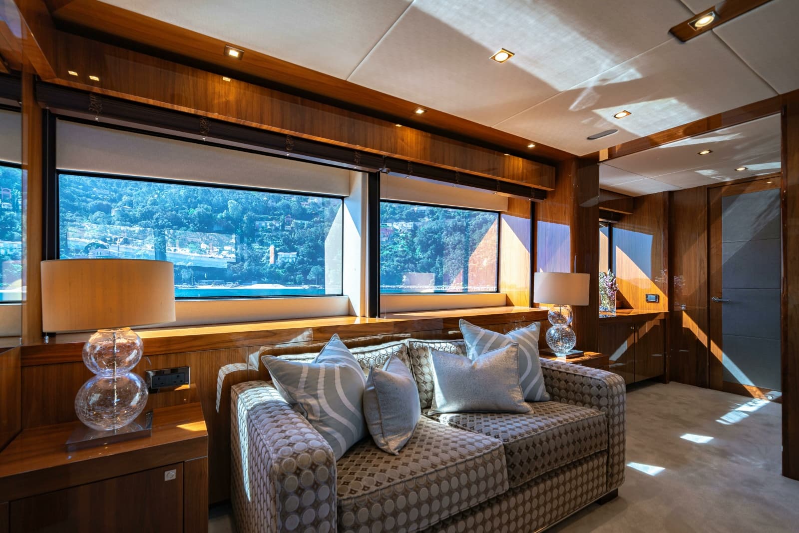 2014 Sunseeker Sunseeker 115 Sport Yacht - Photo 16