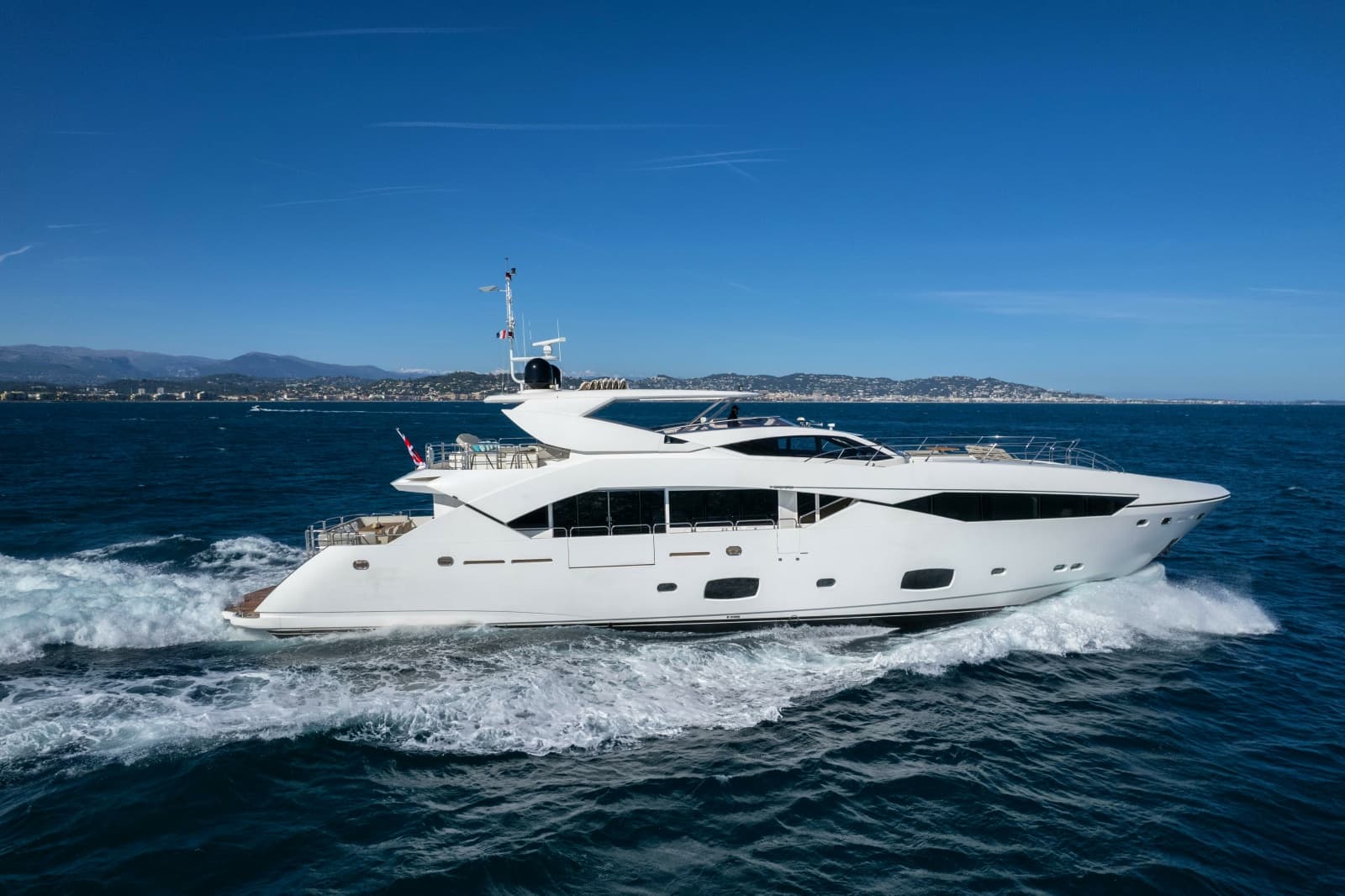 2014 Sunseeker Sunseeker 115 Sport Yacht - Photo 1