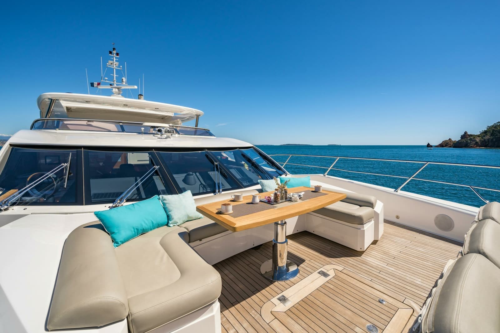 2014 Sunseeker Sunseeker 115 Sport Yacht - Photo 7