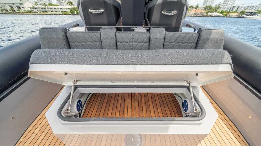 2025 38 Skipper NC Center Console