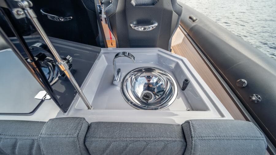 2025 38 Skipper NC Center Console