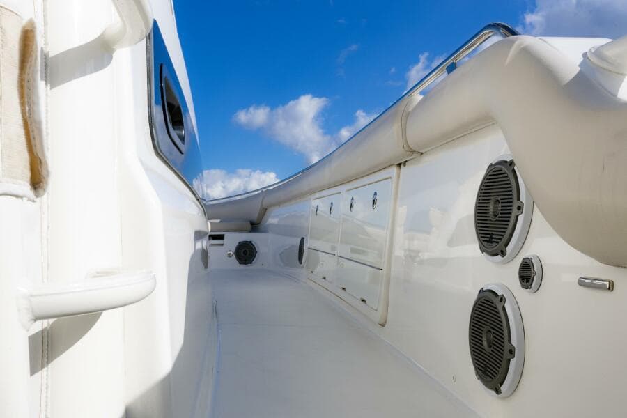2017 Boston Whaler  - Photo 10