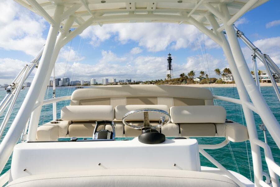2017 Boston Whaler  - Photo 17
