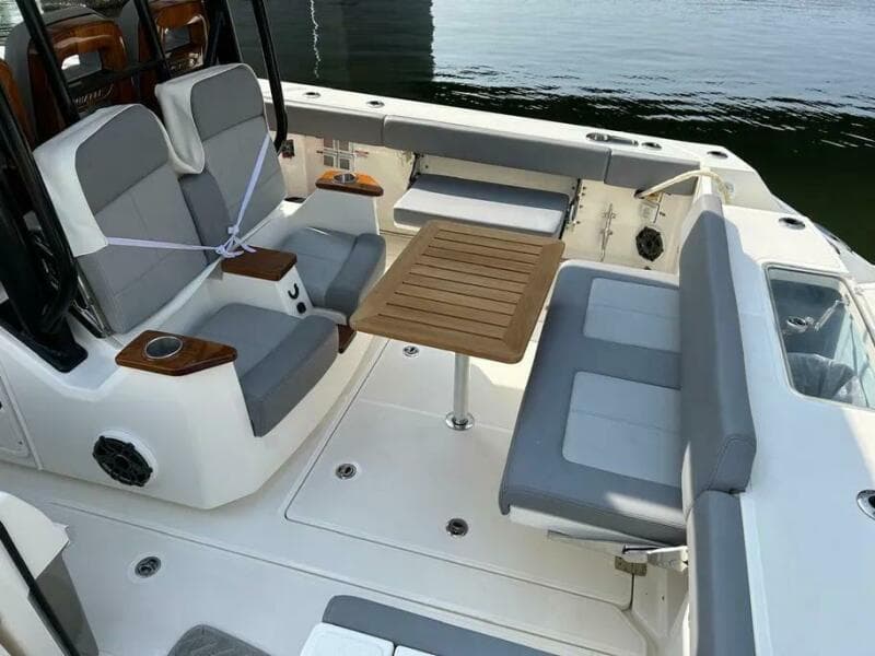 2023 Boston Whaler 360 Outrage