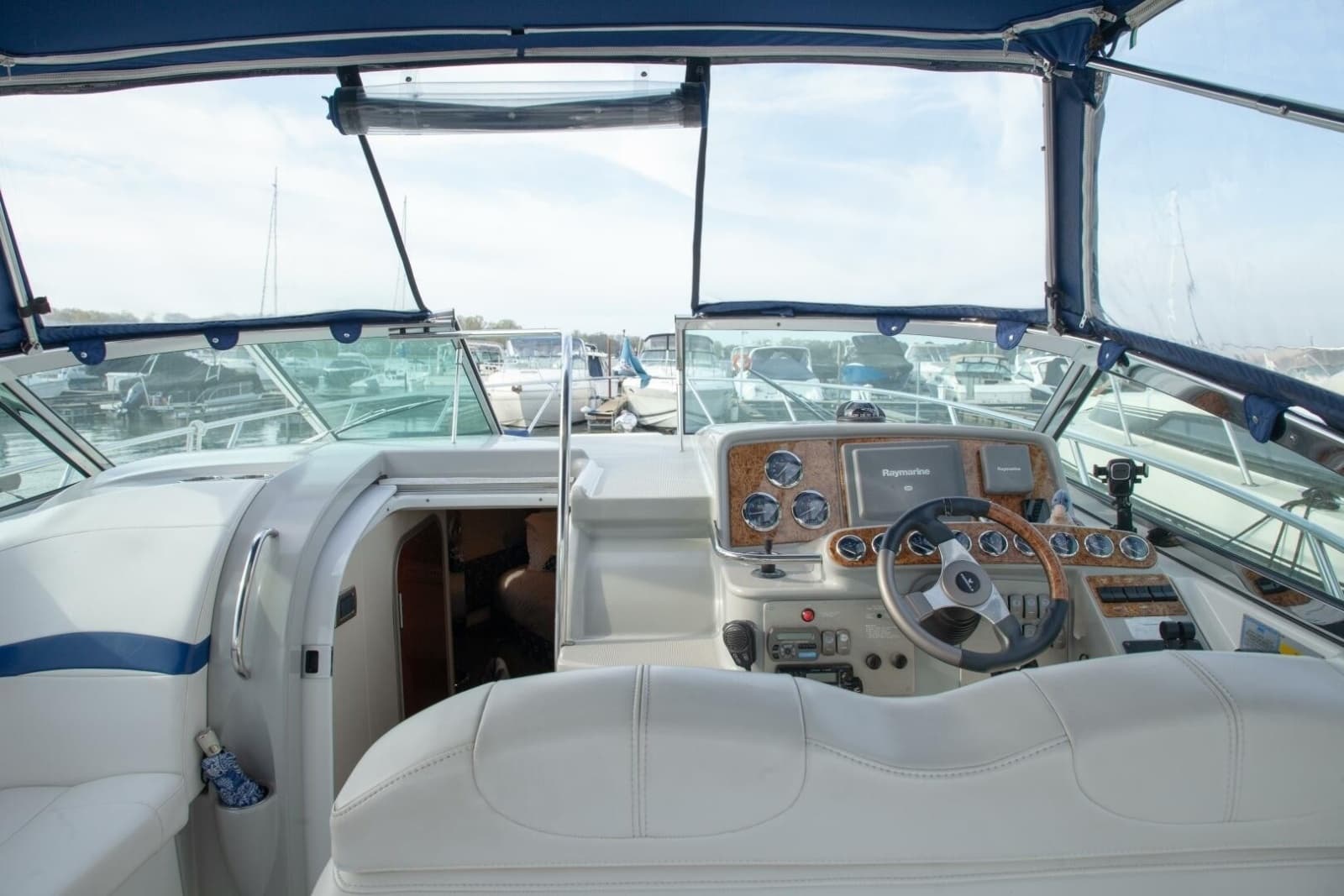 2006 Formula 31 Performance Cruiser - Photo 31