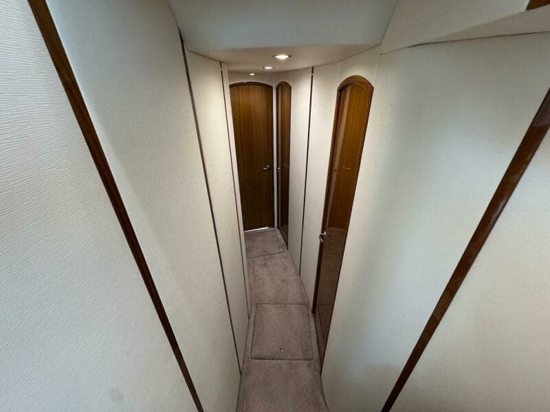 2007 Viking 52 Convertible