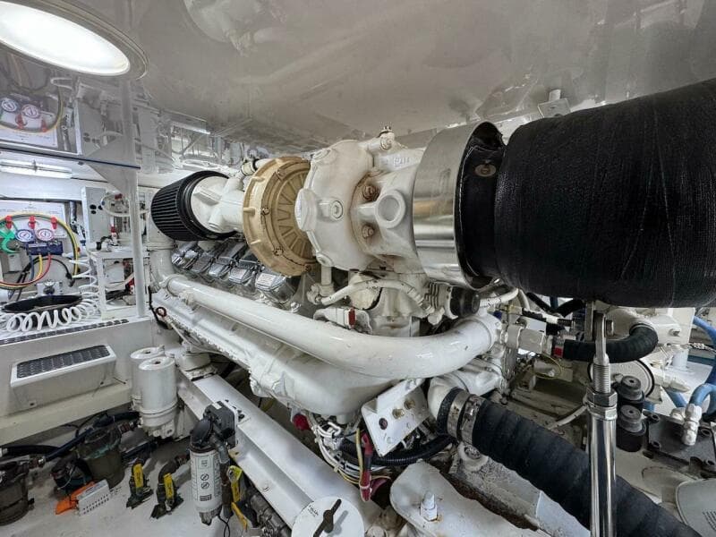 2007 Viking 52 Convertible