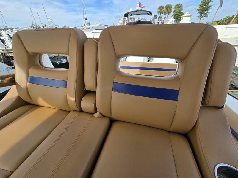 2018 Intrepid 375 Walkaround