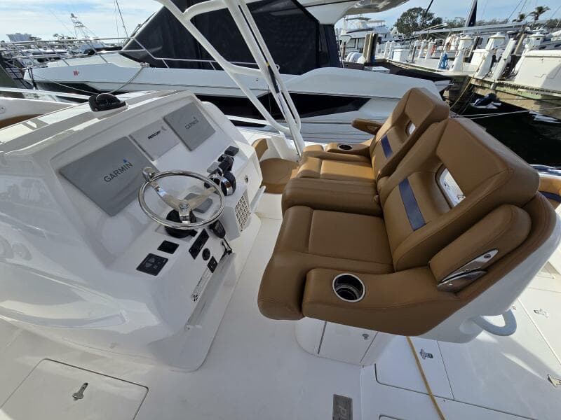 2018 Intrepid 375 Walkaround